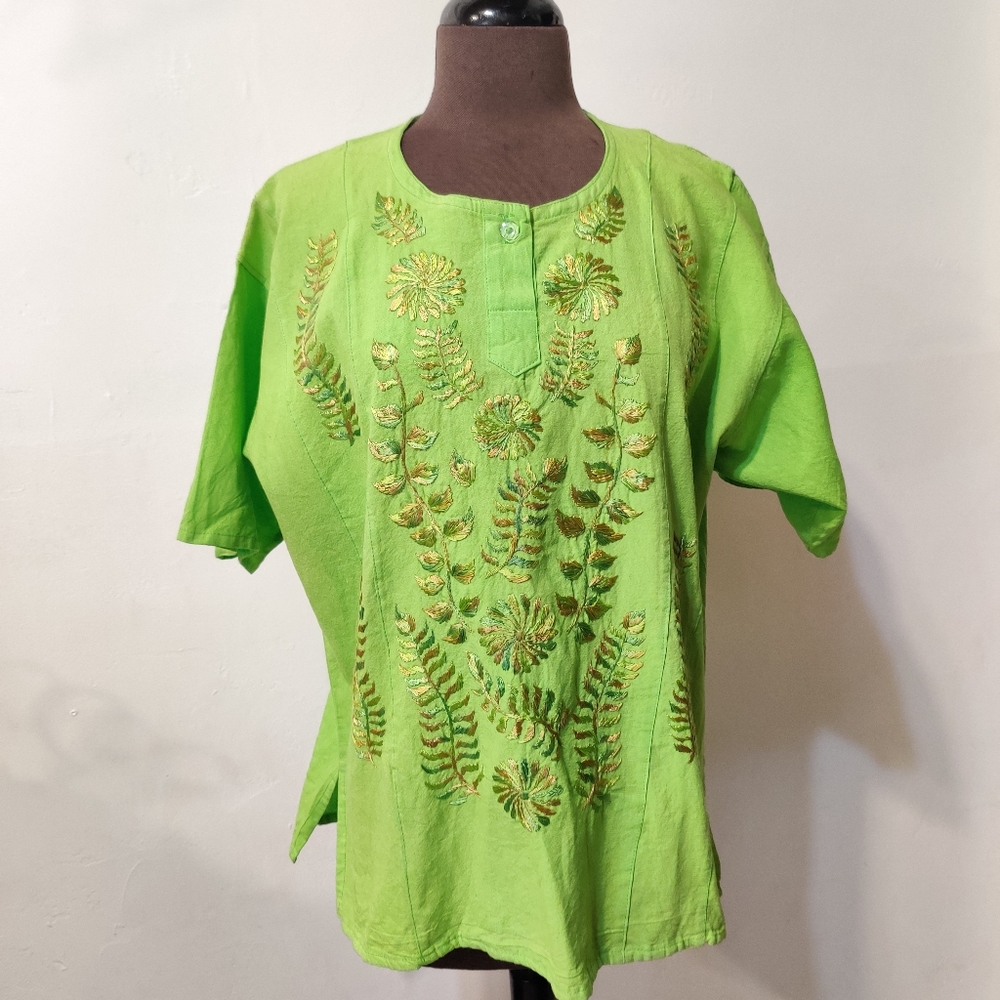 Green Manta Embroidered Blouse